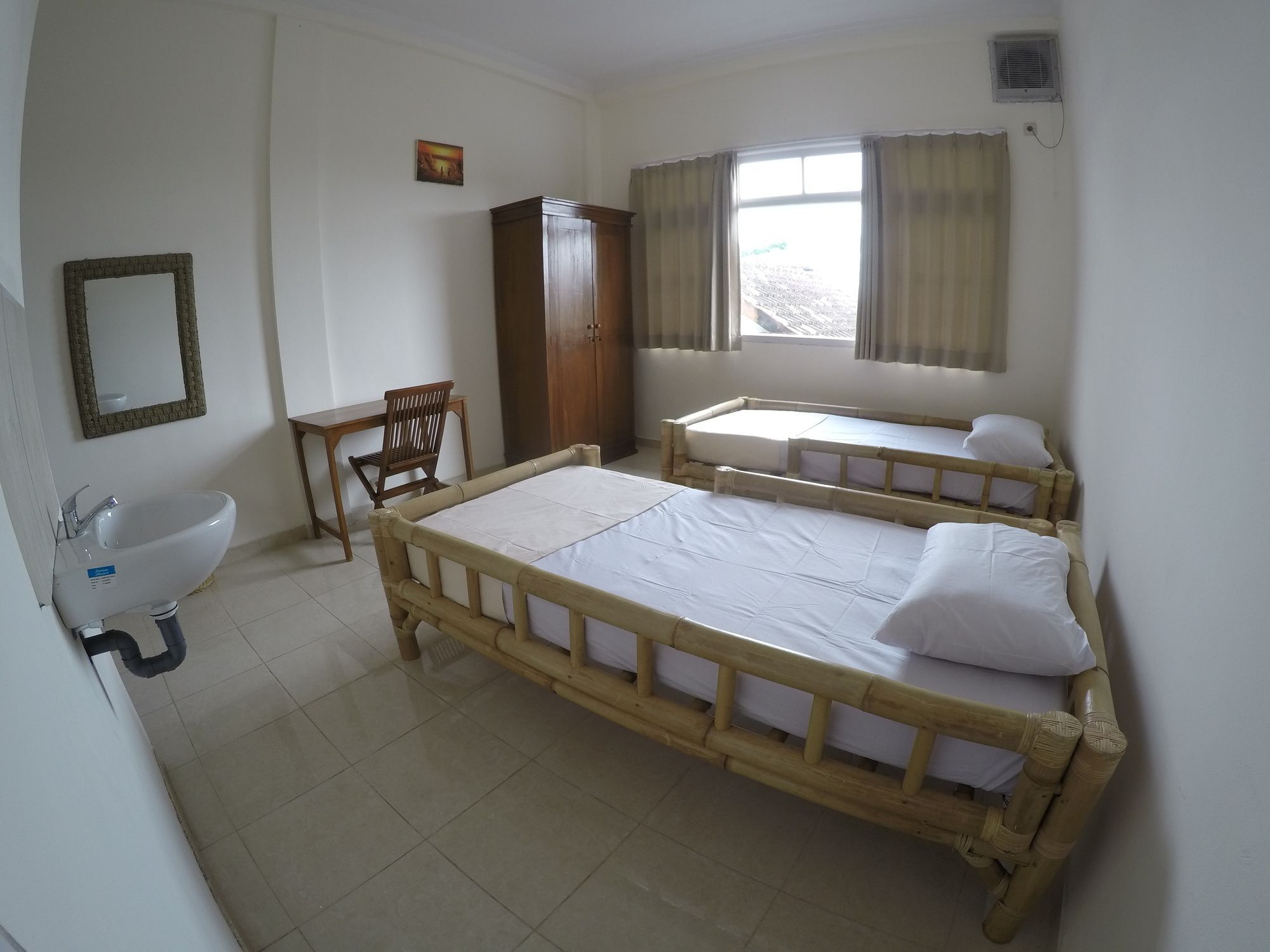 Palmyra Hostel Malang Exterior foto